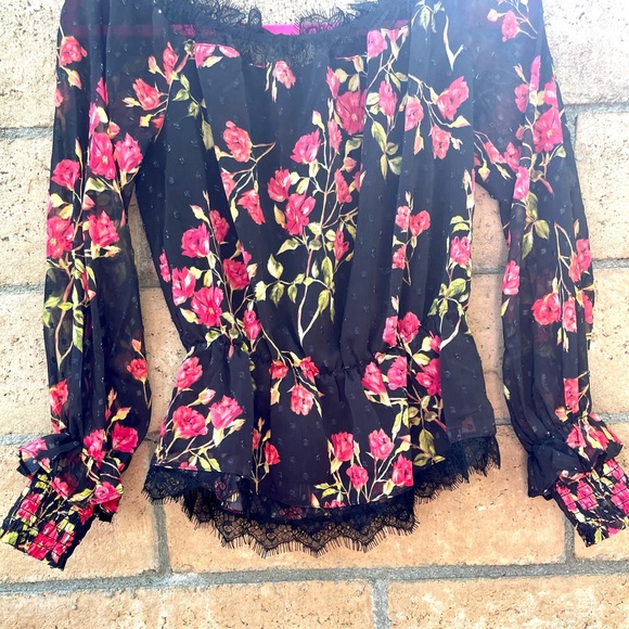 NEW NBD Revolve Dylan Black Red Floral Swiss Dot Off The Shoulder Blouse XS - Picture 6 of 9